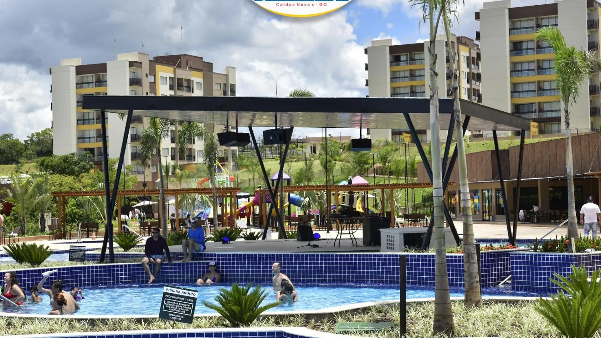 Flat No Praias Do Lago Eco Resort - Hotferias 카우다스노바스