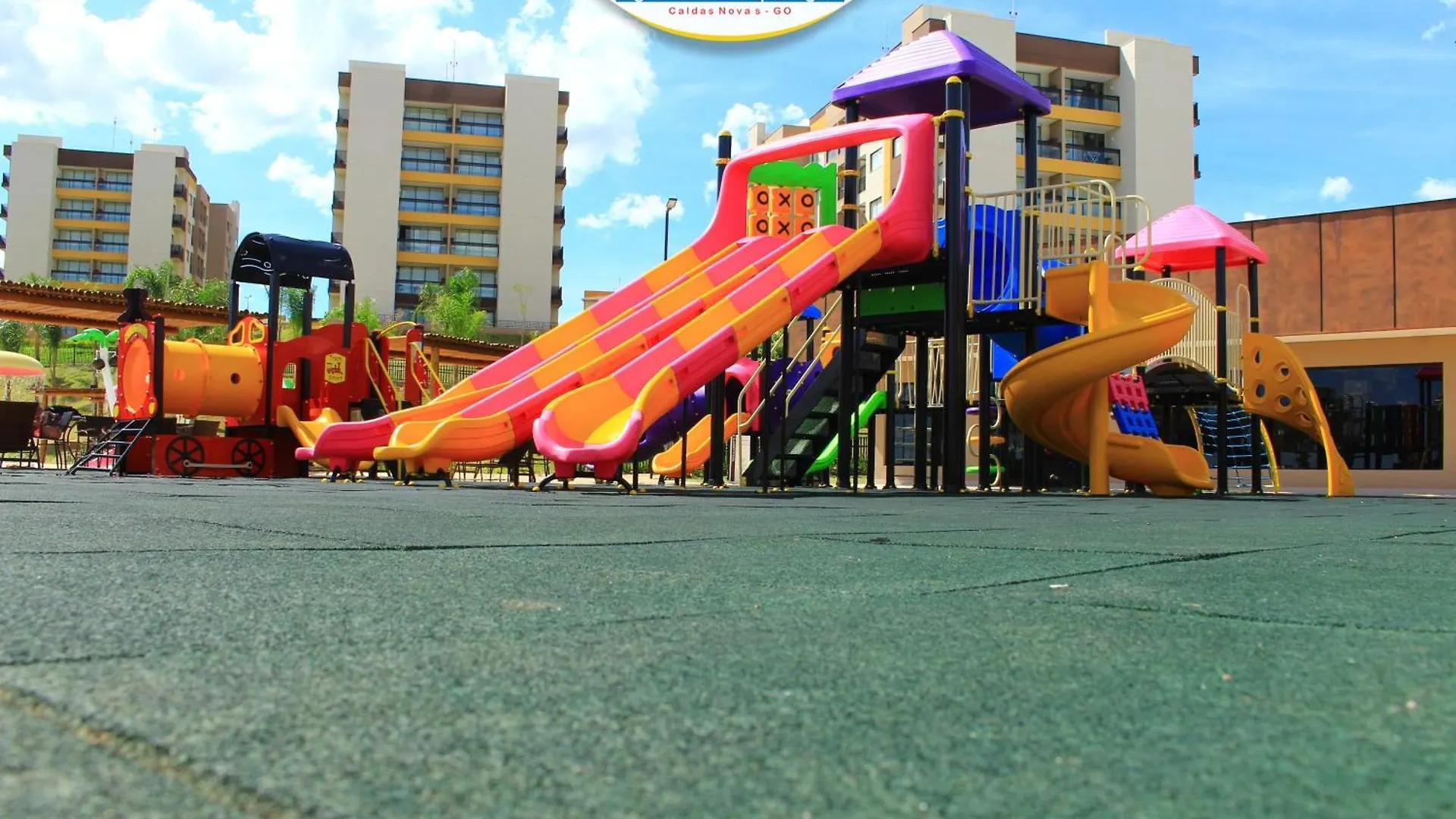 Flat No Praias Do Lago Eco Resort - Hotferias 카우다스노바스 5*,