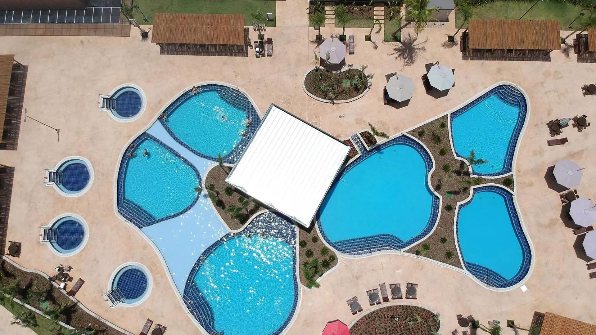 Flat No Praias Do Lago Eco Resort - Hotferias 카우다스노바스 아파트호텔