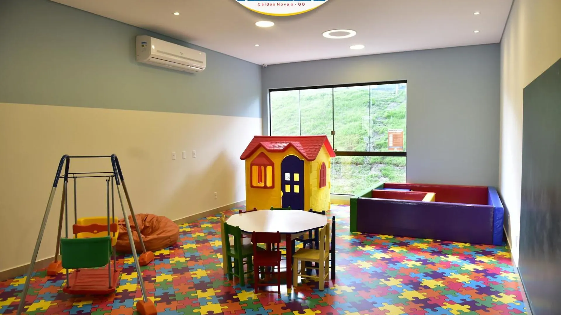 Flat No Praias Do Lago Eco Resort - Hotferias 카우다스노바스